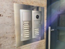 Gegensprechanlage mit Kamera BEREITS FREI: HELLE 2-ZIMMER-WOHNUNG MIT BALKON IN DERENDORF ZU VERKAUFEN...