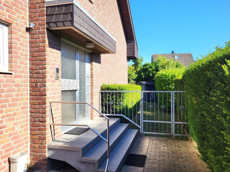 Hauszugang Zweifamilienhaus Grevenbroich