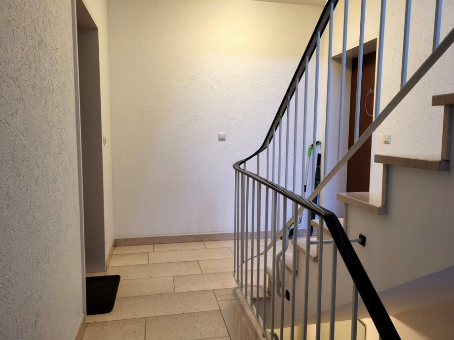 Treppenhaus Erdgeschosswohnung Grevenbroich