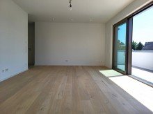 lichtdurchflutet. PENTHOUSE-WOHNUNG IN REPR�SENTATIVER STADTVILLA IN MEERBUSCH-B�DERICH ZU VERMIETEN...
