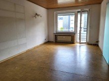 Wohnen Ansicht 1 BEREITS FREI: HELLE 3-4 ZIMMER WOHNUNG MIT BALKON UND GARAGE IN ESSEN-BURGALTENDORF ZU VERKAUFEN...