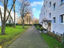 Zugang H�user HELLE 3-ZIMMER-WOHNUNG MIT BALKON, GARAGE UND PERFEKTER ANBINDUNG NACH D�SSELDORF ZU VERKAUFEN...