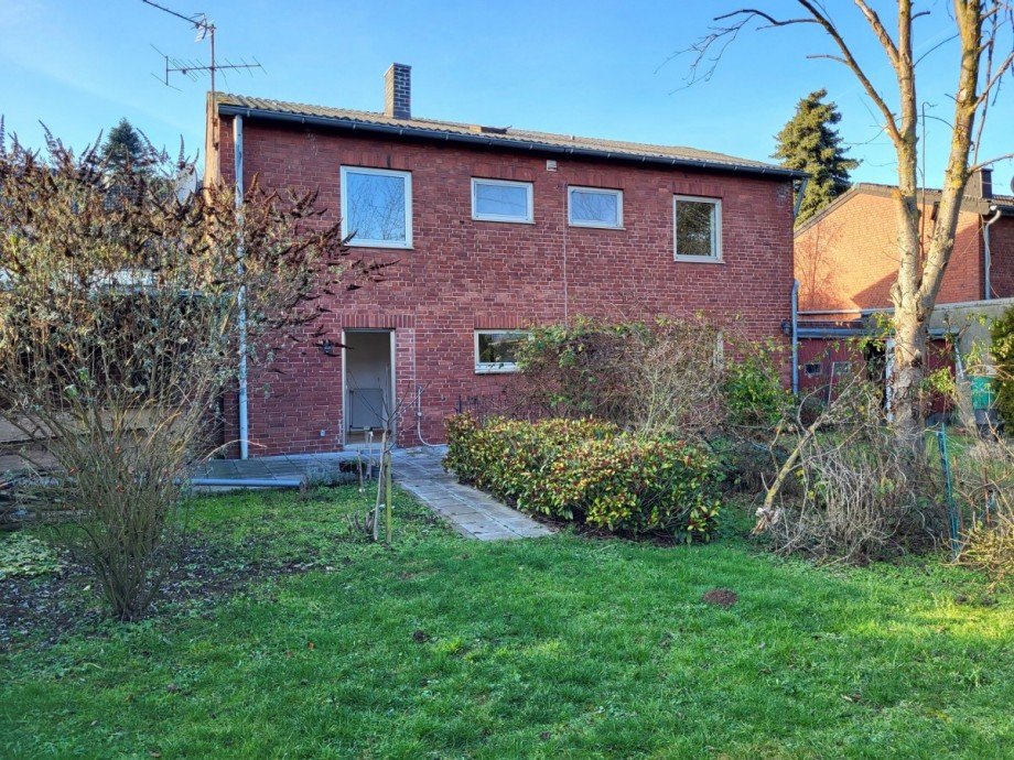 R�ckansicht links Zweifamilienhaus Rommerskirchen/Anstel