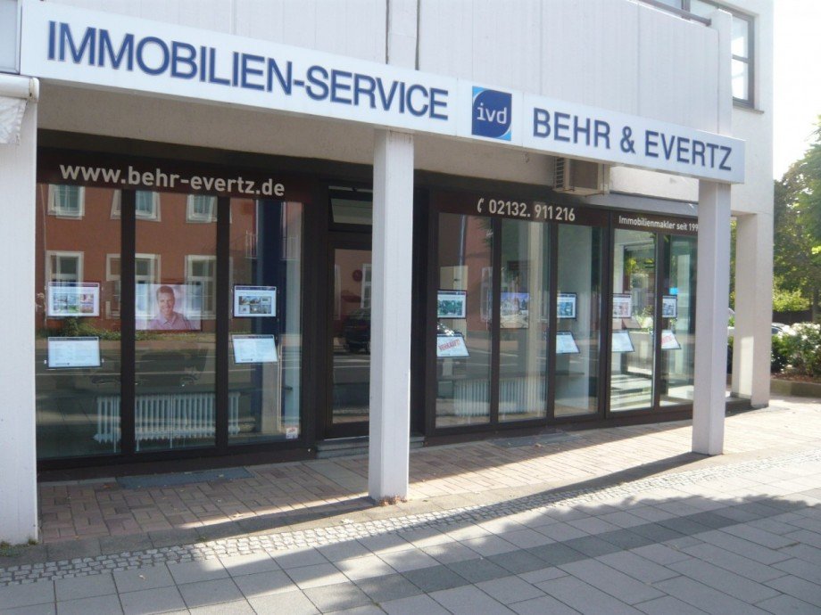Immobilienexperten seit 1994 Dachgeschosswohnung Grevenbroich/Wevelinghoven