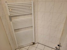 Bad Ansicht 3 BEREITS FREI: HELLE 2-ZIMMER-WOHNUNG MIT SONNENBALKON UND EINBAUK�CHE IN LUDENBERG ZU VERKAUFEN...