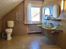 Bad Ansicht 1 GROSSZ�GIGES EINFAMILIENHAUS MIT KELLER UND GARAGE IM HERZEN VON GV-FRIMMERSDORF ZU VERKAUFEN...