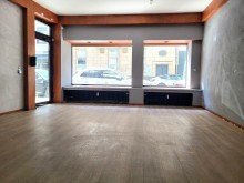 Gewerbe Ansicht 1 LADENLOKAL MIT NEBENR�UMEN, GROSSER GARAGE UND LAGER IM KELLER  AB SOFORT ZU VERMIETEN...