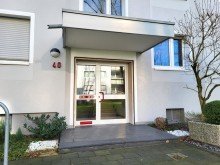 Hauszugang HELLE 3-ZIMMER-WOHNUNG MIT BALKON, GARAGE UND PERFEKTER ANBINDUNG NACH D�SSELDORF ZU VERKAUFEN...