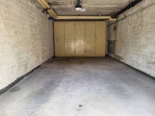 Garage innen BEREITS FREI: WOHNUNG MIT SONNENBALKON UND GARAGE IN ZENTRALER LAGE VON B�DERICH ZU VERKAUFEN...