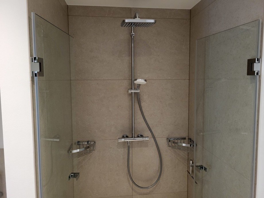 Gro�e Dusche Penthousewohnung Meerbusch/B�derich