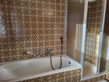 Bad Ansicht 2 FREISTEHENDER BUNGALOW MIT KELLER UND 2 GARAGEN IN GREVENBROICH-FRIMMERSDORF ZU VERKAUFEN...