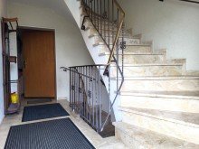 Treppenhaus SOLIDE GELDANLAGE: 2-FAMILIENHAUS MIT GARAGE UND GARTEN IN GREVENBROICH ZU VERKAUFEN...