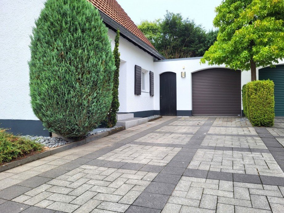 Stellpl�tze Einfamilienhaus Neuss/Reuschenberg
