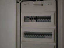 Elektro LADENLOKAL MIT NEBENR�UMEN, GROSSER GARAGE UND LAGER IM KELLER  AB SOFORT ZU VERMIETEN...