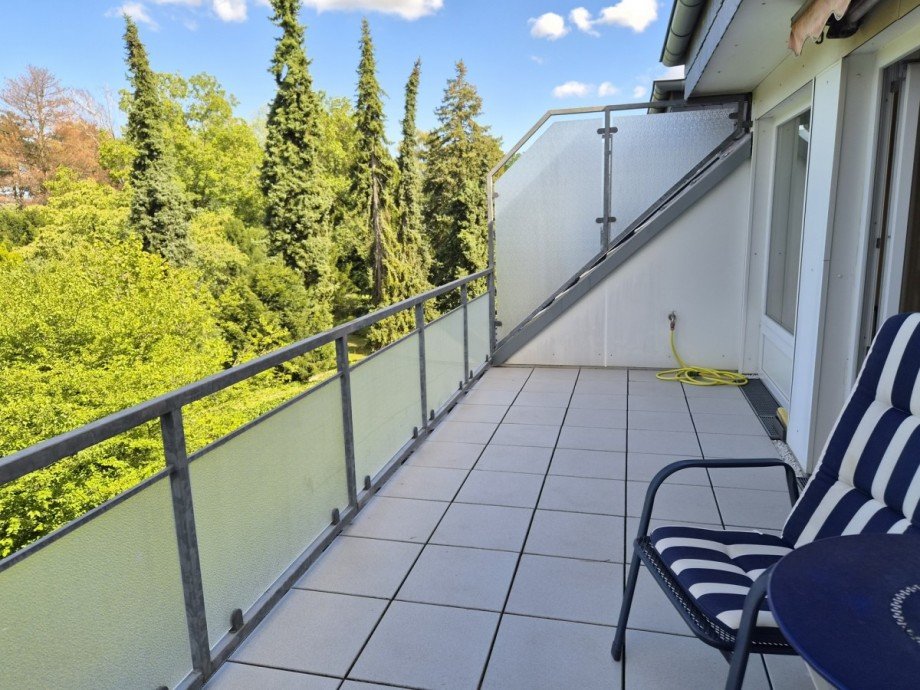 Balkon rechts Dachgeschosswohnung Meerbusch/B�derich