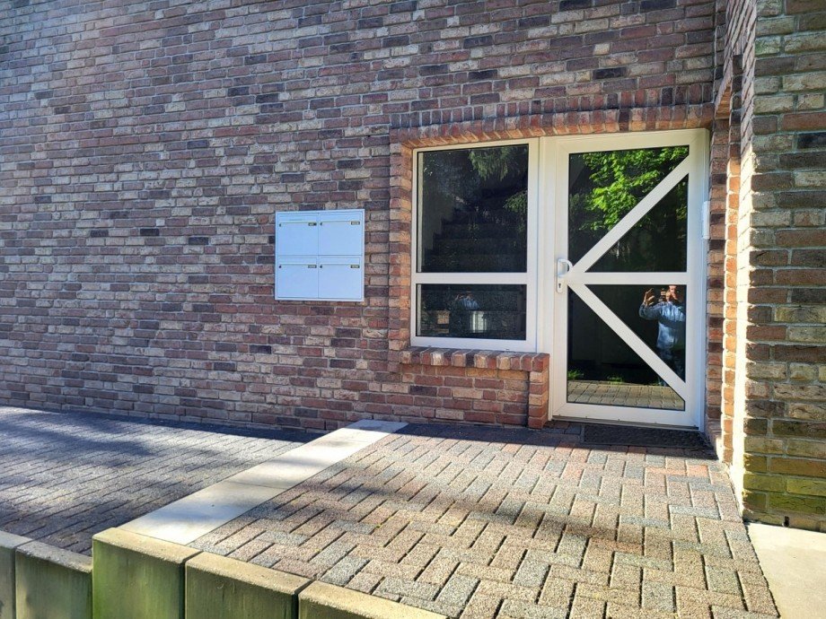 Hauseingang Etagenwohnung Grevenbroich/Gustorf