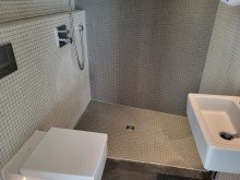 Bad EG AUSSERGEW�HNLICHES ARCHITEKTENHAUS IN MEERBUSCH-ILVERICH ZU VERMIETEN...