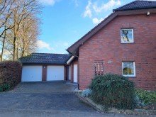 Hausansicht 2 FREISTEHENDES 1-2 FAMILIENHAUS MIT DOPPELGARAGE IM KRANKENHAUSVIERTEL IN GREVENBROICH-STADTMITTE...