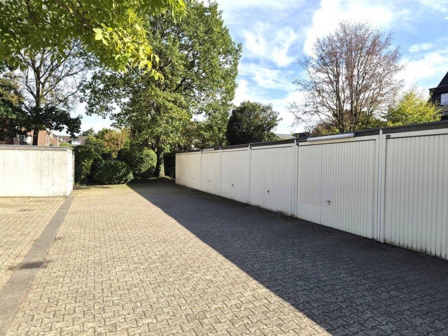 Garagenhof Dachgeschosswohnung Meerbusch/B�derich
