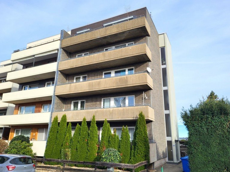 Hausansicht 1 D�ren Mehrfamilienhaus 7,15% RENDITE: VOLL VERMIETETES 10-FAMILIENHAUS IN RUHIGER LAGE VON D�REN ZU VERKAUFEN...