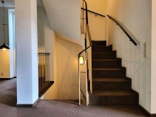 Treppe EG REIHENECKHAUS MIT KELLER, GARAGE UND KLEINEM GARTEN IN D�SSELDORF-HEERDT ZU VERKAUFEN...