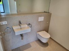 G�ste-WC PENTHOUSE-WOHNUNG IN REPR�SENTATIVER STADTVILLA IN MEERBUSCH-B�DERICH ZU VERMIETEN...