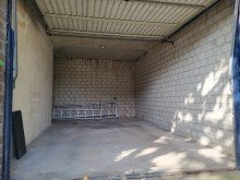 Garage Innen REIHENECKHAUS MIT KELLER, GARAGE UND KLEINEM GARTEN IN D�SSELDORF-HEERDT ZU VERKAUFEN...