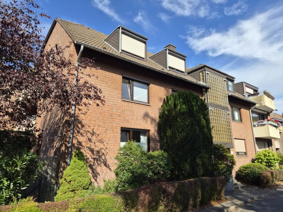 Hausansicht 2 Dachgeschosswohnung Meerbusch/B�derich