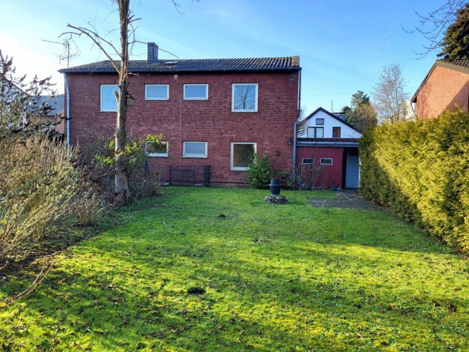 R�ckansicht rechts Zweifamilienhaus Rommerskirchen/Anstel