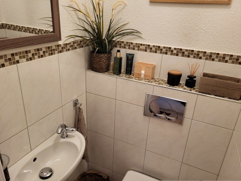 G�ste-WC Erdgeschosswohnung Meerbusch/Str�mp