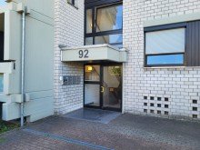 Hausansicht BEREITS FREI: HELLE 2-ZIMMER-WOHNUNG MIT GROSSER LOGGIA UND TG-PLATZ IN NEUSS ZU VERMIETEN...