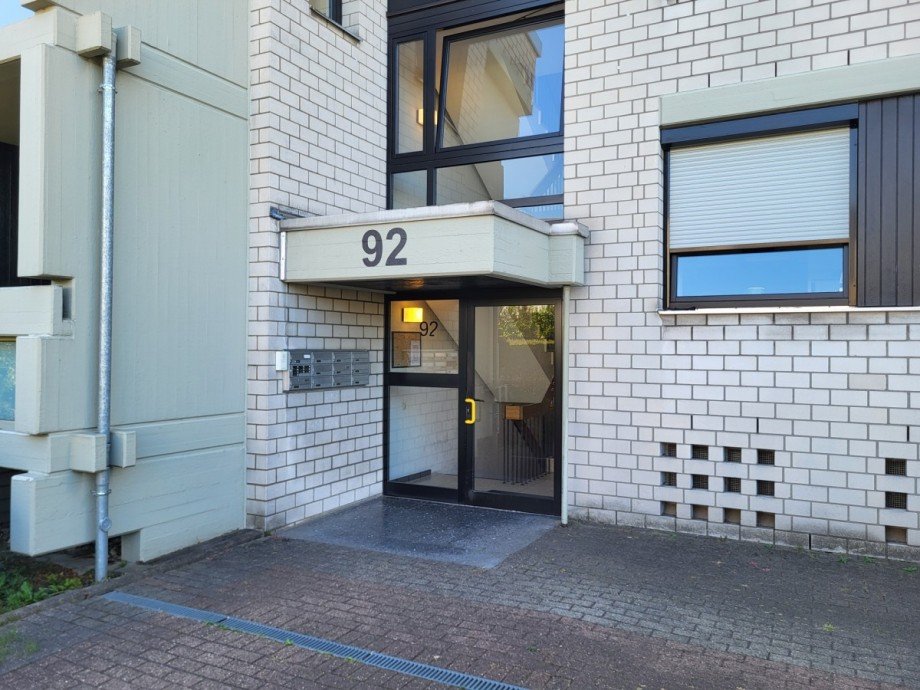 Hausansicht Etagenwohnung Neuss
