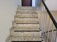 Treppenhaus BEREITS FREI: WOHNUNG MIT SONNENBALKON UND GARAGE IN ZENTRALER LAGE VON B�DERICH ZU VERKAUFEN...