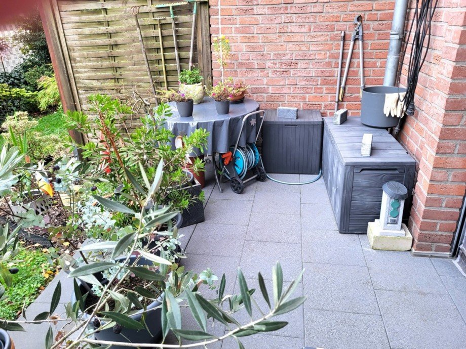 Terrasse rechts Erdgeschosswohnung Grevenbroich