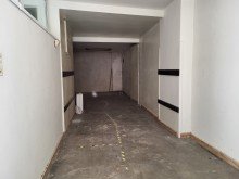Garage Ansicht 1 LADENLOKAL MIT NEBENR�UMEN, GROSSER GARAGE UND LAGER IM KELLER  AB SOFORT ZU VERMIETEN...