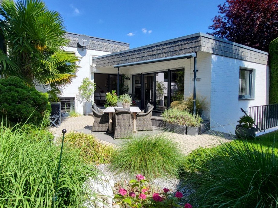 Gartenansicht 1 Bungalow Meerbusch/Str�mp