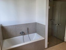 Bad Ansicht 2 ERSTBEZUG: NEUBAU-WOHNUNG MIT EINBAUK�CHE IN MEERBUSCH-B�DERICH ZU VERMIETEN...