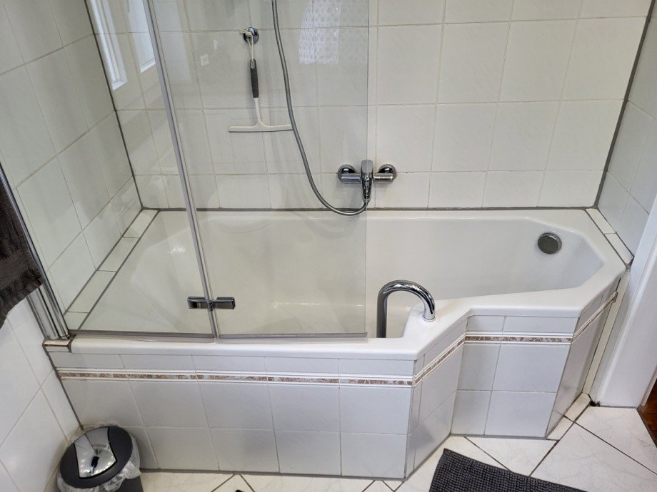 Bad Ansicht 2 Doppelhaush�lfte Grevenbroich/Frimmersdorf