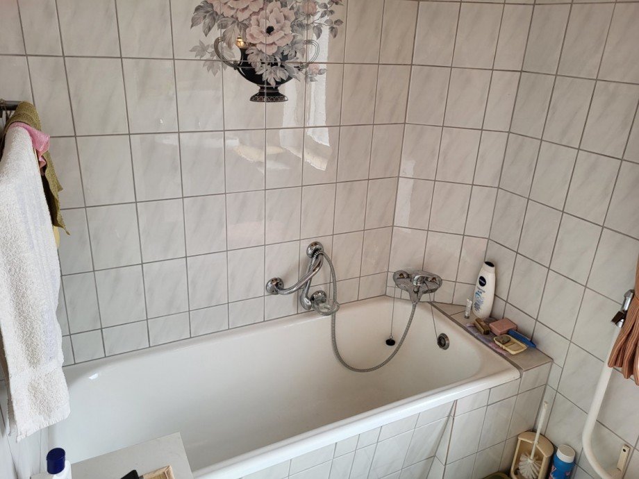 Bad Ansicht 2 Doppelhaush�lfte Grevenbroich/Frimmersdorf