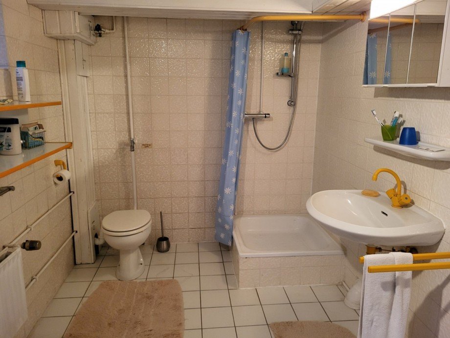 Bad im Keller Einfamilienhaus L�dinghausen
