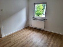 Kind KLEINES EINFAMILIENHAUS MIT GARAGE UND TOLLEM GARTEN IN NEUSS-REUSCHENBERG ZU VERMIETEN...