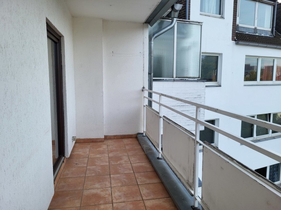 Balkon links Etagenwohnung D�sseldorf/Derendorf