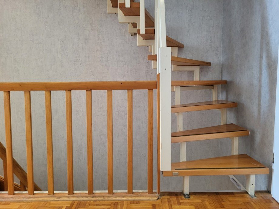 Treppe Spitzboden Doppelhaush�lfte Grevenbroich/Frimmersdorf