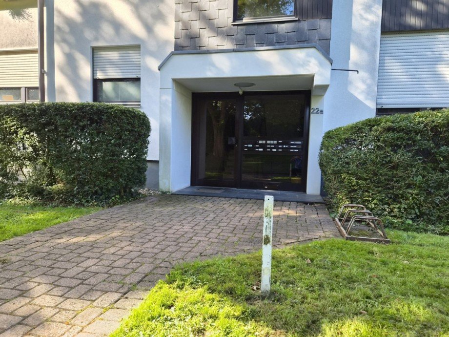 Hauseingang Etagenwohnung Hilden