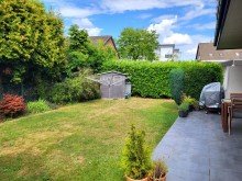 Garten rechts SOLIDE GELDANLAGE: 2-FAMILIENHAUS MIT GARAGE UND GARTEN IN GREVENBROICH ZU VERKAUFEN...
