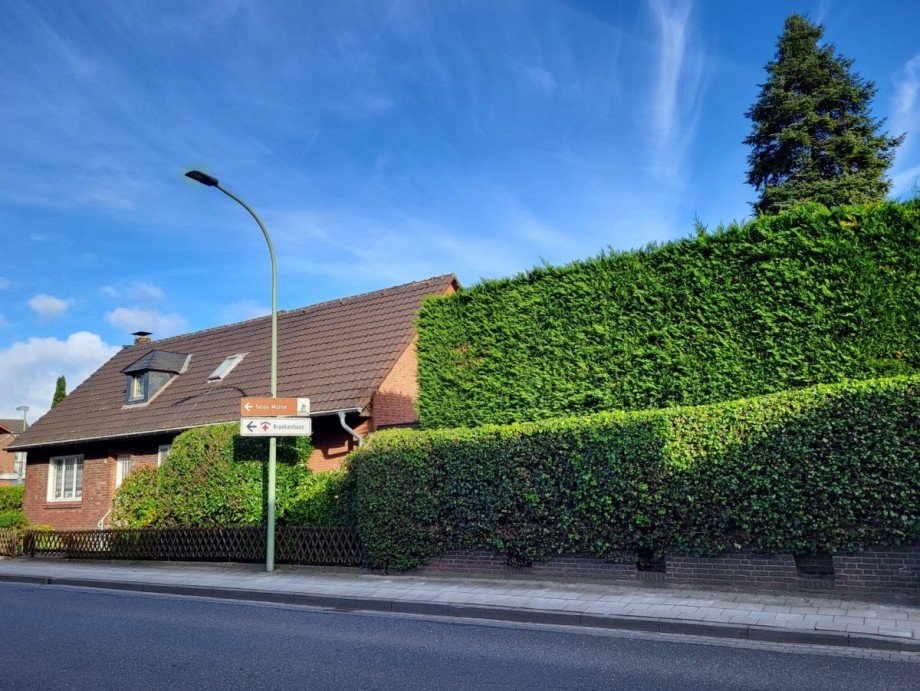 Strassenfront Einfamilienhaus Meerbusch/Lank-Latum