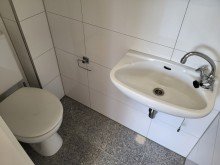 WC BEREITS FREI: RENOVIERTE WOHNUNG MIT EINBAUK�CHE, BALKON UND GARAGE IN ILVERICH ZU VERMIETEN...