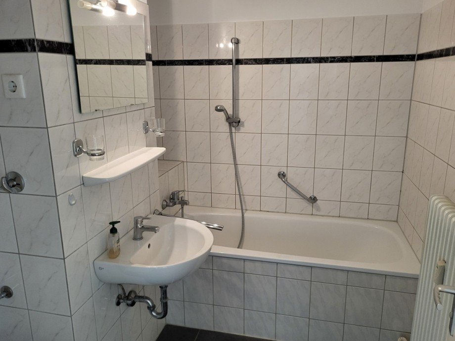 Bad Ansicht 1 Etagenwohnung Neuss