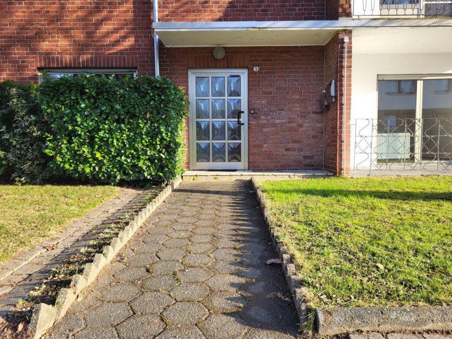 Zugang Zweifamilienhaus Rommerskirchen/Anstel