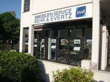 www.behr-evertz.de INVESTOREN AUFGEPASST: SONNIGES BAUGRUNDST�CK IN ZENTRALER LAGE VON GREVENBROICH ZU VERKAUFEN...
